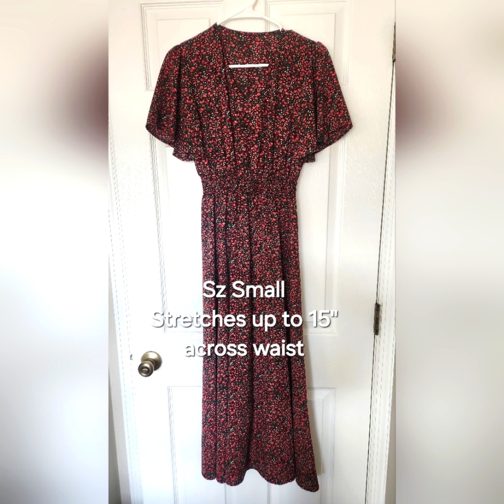 Flower maxi dress with flutter sleeves